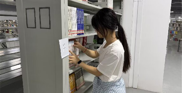 【志愿微光】图书整理活动｜图书归序齐动手，志愿添香暖书阁！